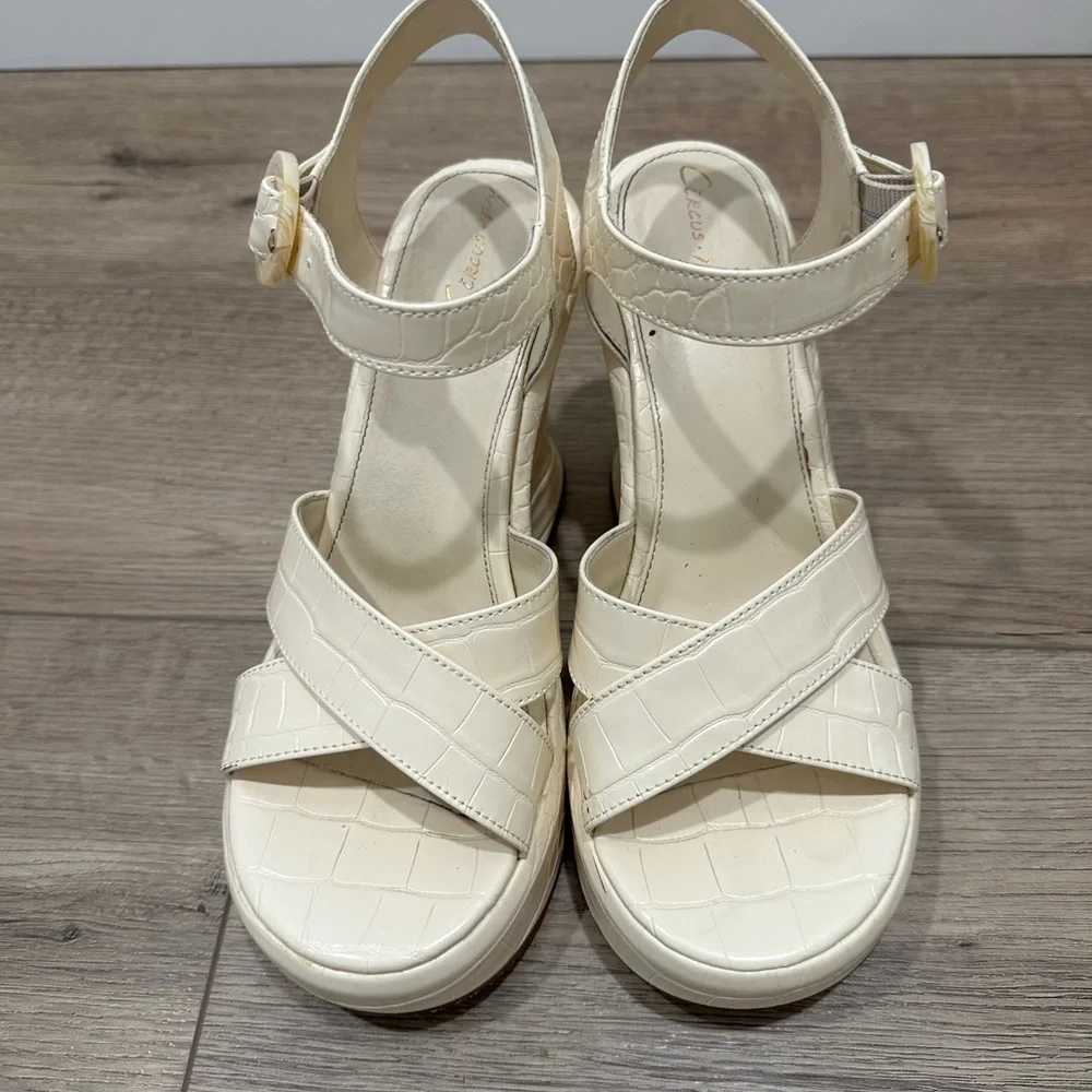 Circus Sam Edelman Peony platform Cream Wedge Sandal funky retro patent heels